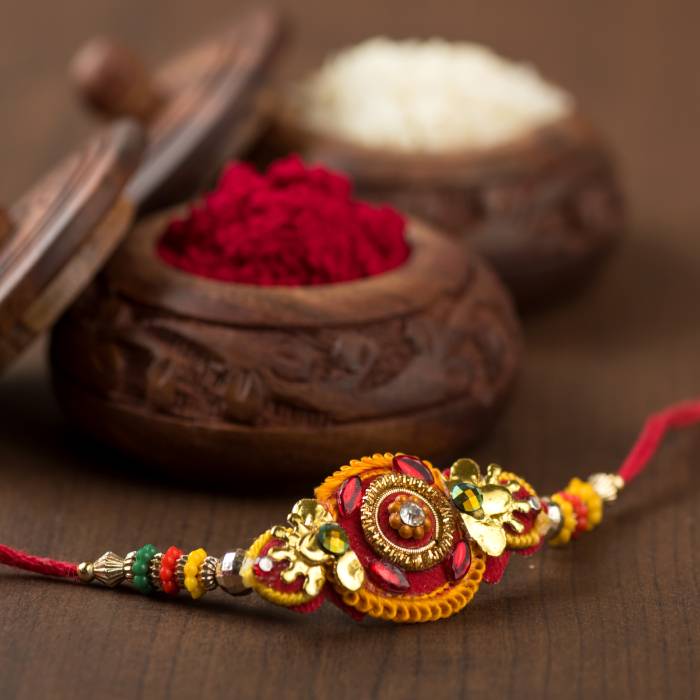 rakhi gift for sister online